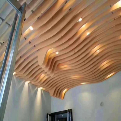 อลูมิเนียม Wave Baffle การออกแบบเพดานโลหะหนา 1mm-4mm การออกแบบเพดานตกแต่งหนา