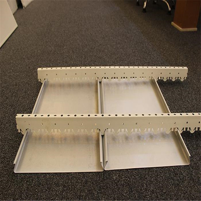 ฝ้าเพดานโลหะอลูมิเนียมสำหรับปั๊มน้ำมัน Windproof Aluminium S Strip Ceiling Tile