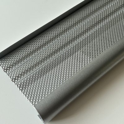 120x65x0.85 มม. ฝ้าเพดานโลหะอะลูมิเนียม J Shape สกรีน Standard Perforation Metallic Glittering Silver