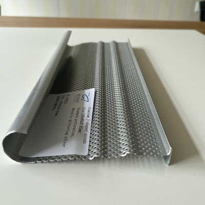 120x65x0.85 มม. ฝ้าเพดานโลหะอะลูมิเนียม J Shape สกรีน Standard Perforation Metallic Glittering Silver