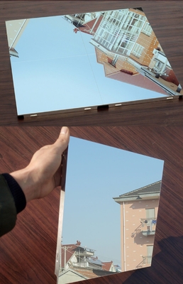 กระจกเงาเพดานโลหะอลูมิเนียมทันสมัย ​​300x300 มม. หนา 0.5 มม