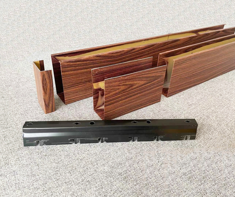 300x300x3000mm U Baffle ความหนาของฝ้าเพดาน 0.5mm ขนาดที่กำหนดเอง
