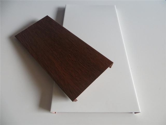 185x3000mm U Strip เพดานโลหะอลูมิเนียมสีที่ปรับแต่งได้น้ำหนักเบา