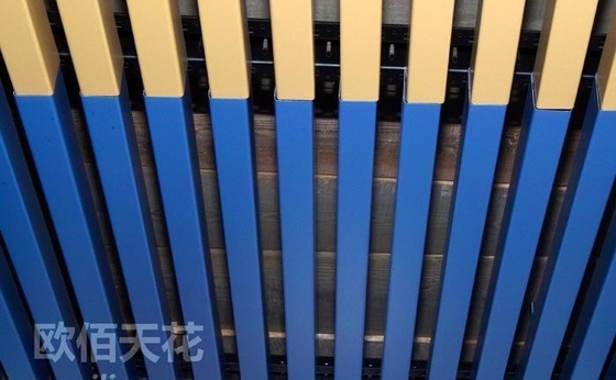 185x3000mm U Strip เพดานโลหะอลูมิเนียมสีที่ปรับแต่งได้น้ำหนักเบา