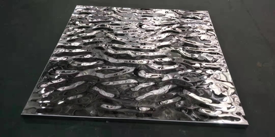 เพดานโลหะอลูมิเนียม 30 มม. ตะขอระลอกน้ำเหล็กชุบสังกะสีบนเพดาน 600 * 1320 มม