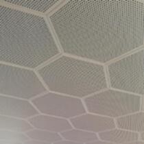 เพดานคลิปอินอลูมิเนียมหกเหลี่ยมสำหรับตกแต่งผนังศูนย์การประชุม