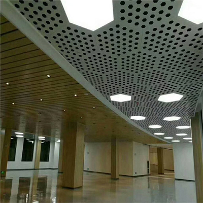 เพดานคลิปอินอลูมิเนียมหกเหลี่ยมสำหรับตกแต่งผนังศูนย์การประชุม